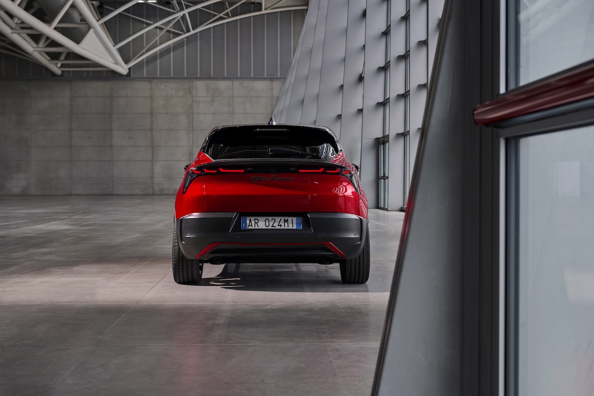 Alfa Romeo Junior: il debutto elettrico e sostenibile a Rom-E 2024