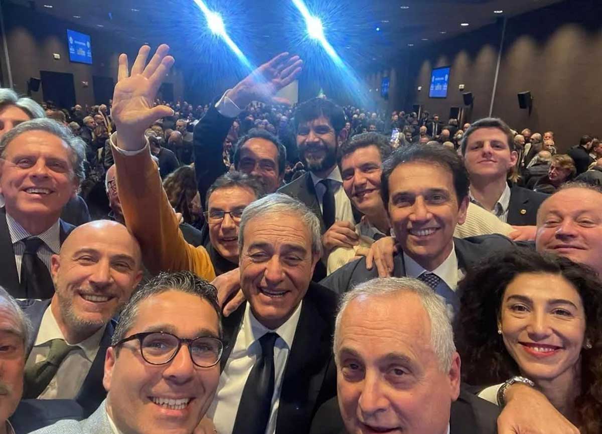 Forza Italia contro FdI, la mossa del cavallo: Regione Lazio “squilibrata, garantiamo solo continuità amministrativa”