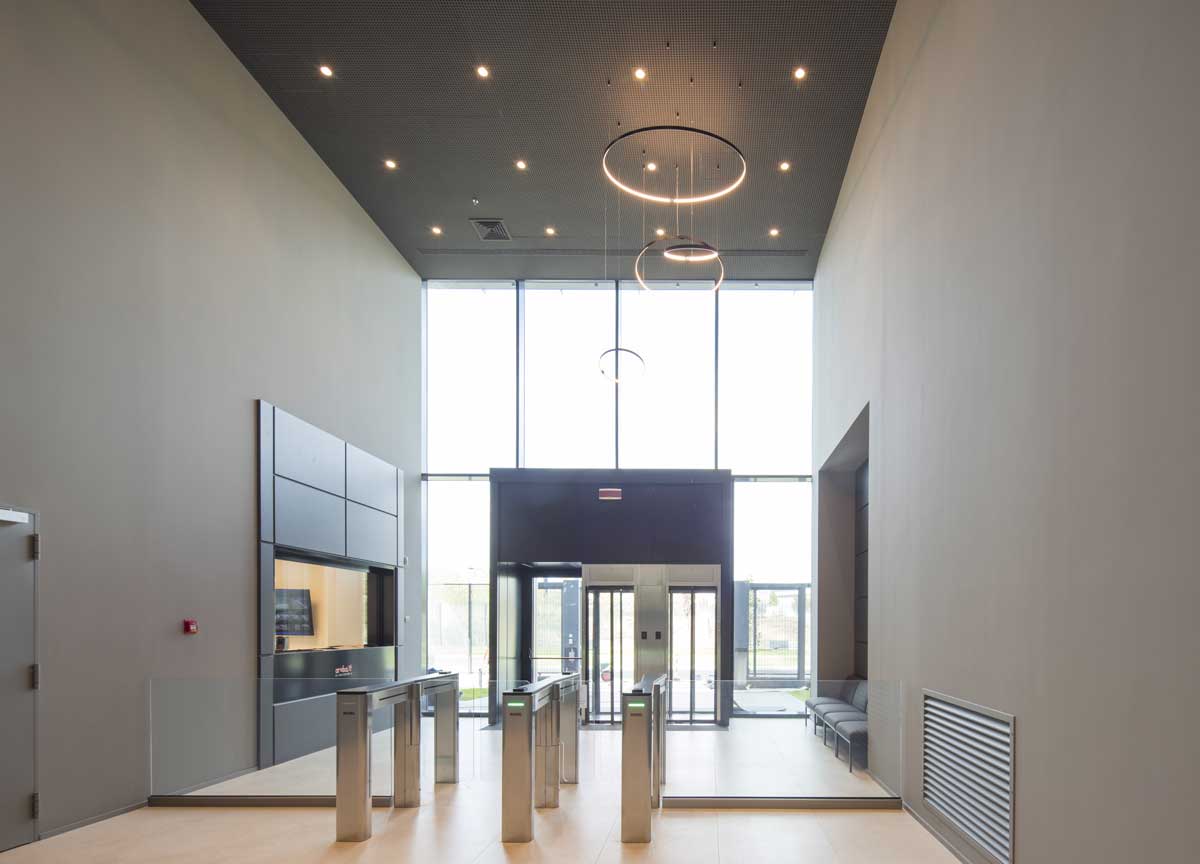 Aruba, l’isola che c’è del cloud accende i super server a Roma. Il data Center al Tecnopolo Tiburtino Aruba, l’isola che c’è del cloud accende i super server a Roma. Il data Center al Tecnopolo Tiburtino