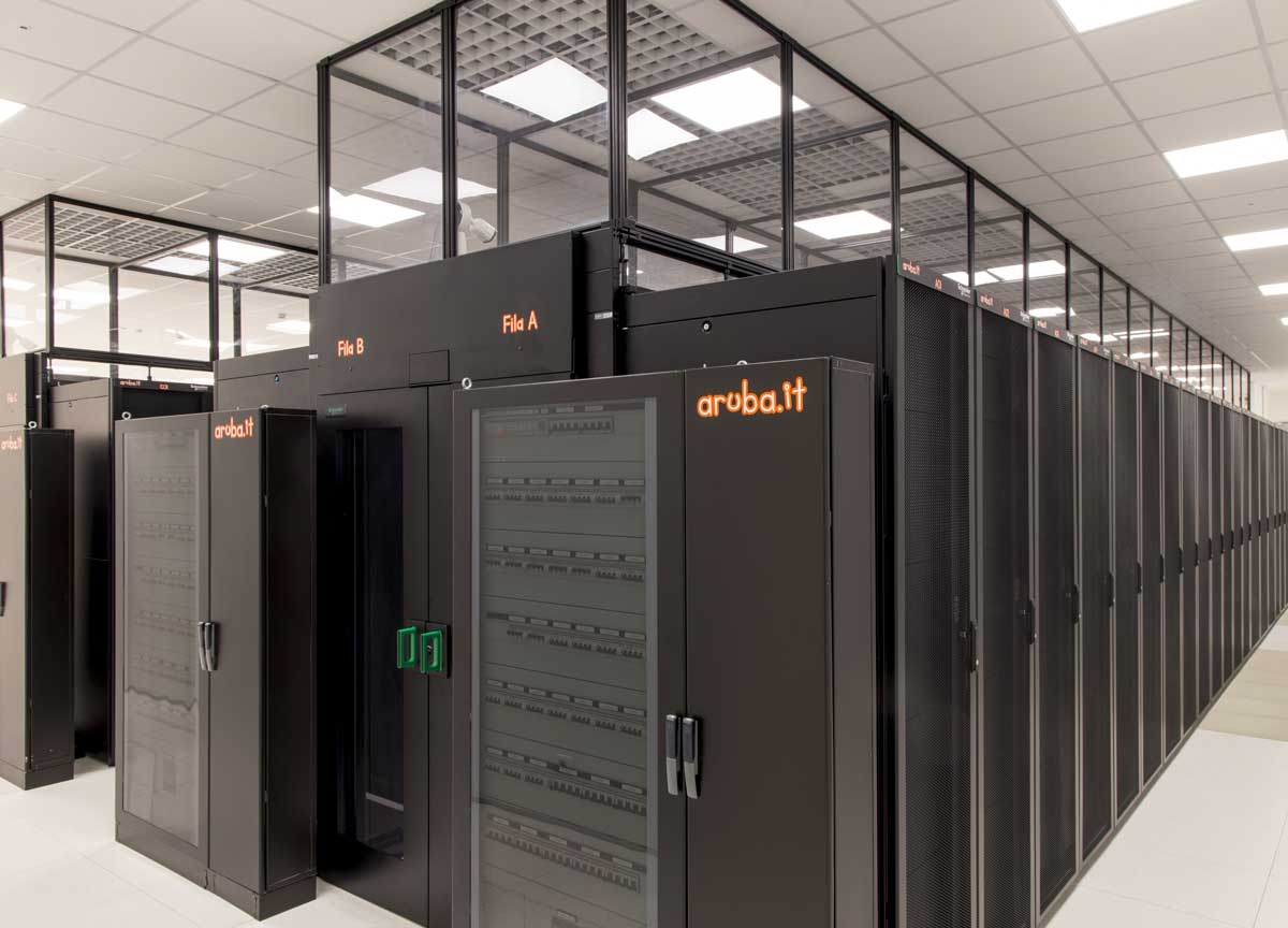 Aruba, l’isola che c’è del cloud accende i super server a Roma. Il data Center al Tecnopolo Tiburtino Aruba, l’isola che c’è del cloud accende i super server a Roma. Il data Center al Tecnopolo Tiburtino