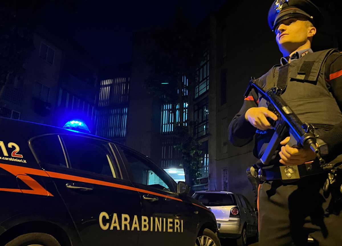 La tana degli spacciatori nei locali occupati del Comune di Roma: blitz della Dia, 6 arresti