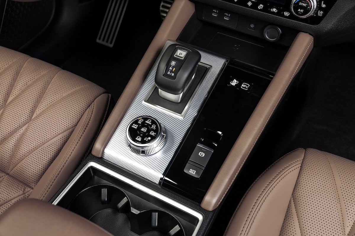 Mitsubishi lancia il nuovo Outlander PHEV: innovazione e design per il mercato europeo Mitsubishi lancia il nuovo Outlander PHEV: innovazione e design per il mercato europeo