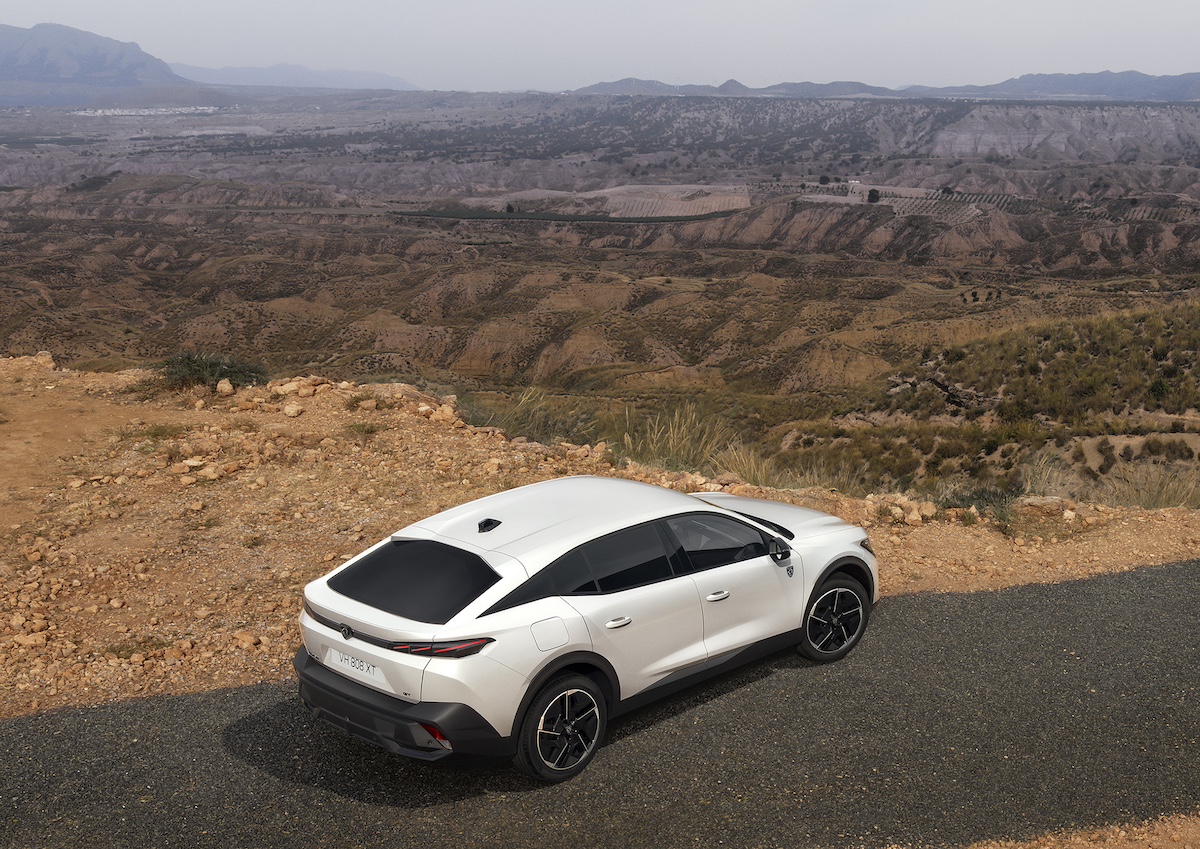 PEUGEOT E-408: l’innovativa fastback elettrica che completa la gamma EV del Leone PEUGEOT E-408: l’innovativa fastback elettrica che completa la gamma EV del Leone