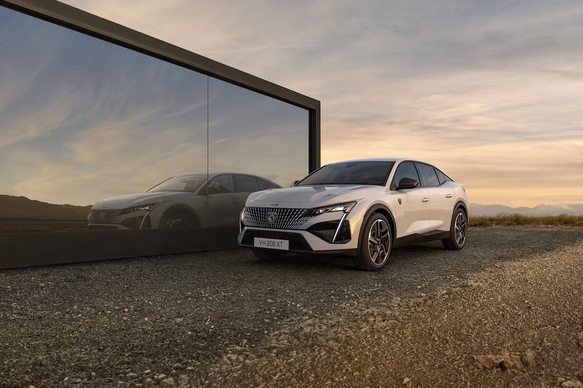 PEUGEOT E-408: l’innovativa fastback elettrica che completa la gamma EV del Leone PEUGEOT E-408: l’innovativa fastback elettrica che completa la gamma EV del Leone