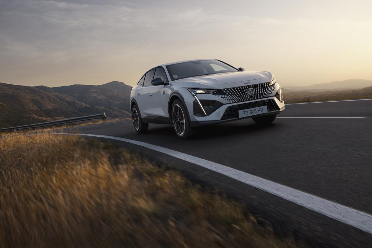 PEUGEOT E-408: l’innovativa fastback elettrica che completa la gamma EV del Leone PEUGEOT E-408: l’innovativa fastback elettrica che completa la gamma EV del Leone