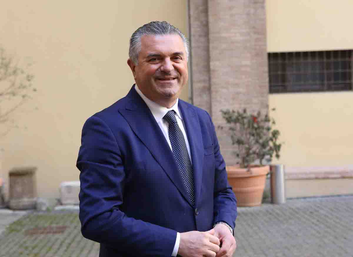 Corruzione, arrestato il presidente della Provincia di Salerno Franco Alfieri Corruzione, arrestato il presidente della Provincia di Salerno Franco Alfieri