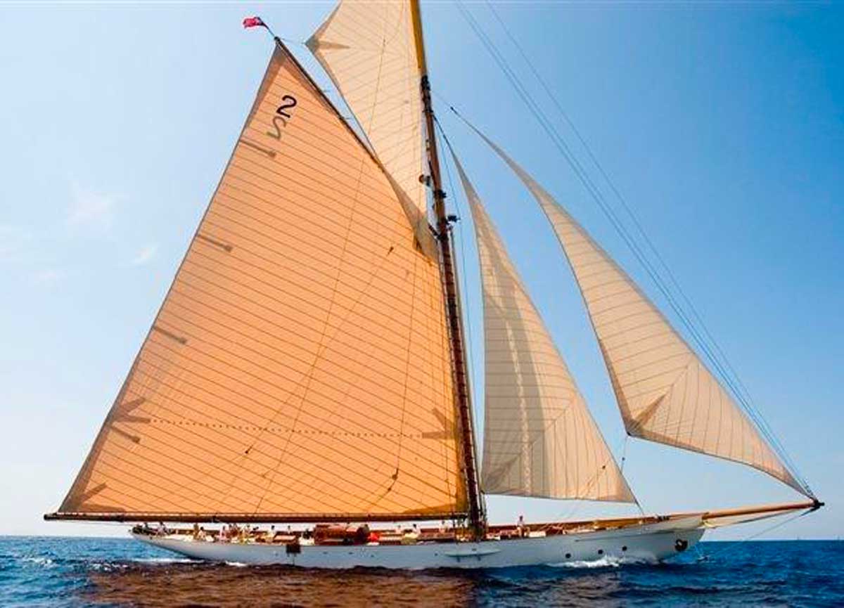 La bella vita del faccendiere De Bono, sequestro di beni da 47 mln: ville, terreni e il veliero del 1902 Lulworth La bella vita del faccendiere De Bono, sequestro di beni da 47 mln: ville, terreni e il veliero del 1902 Lulworth