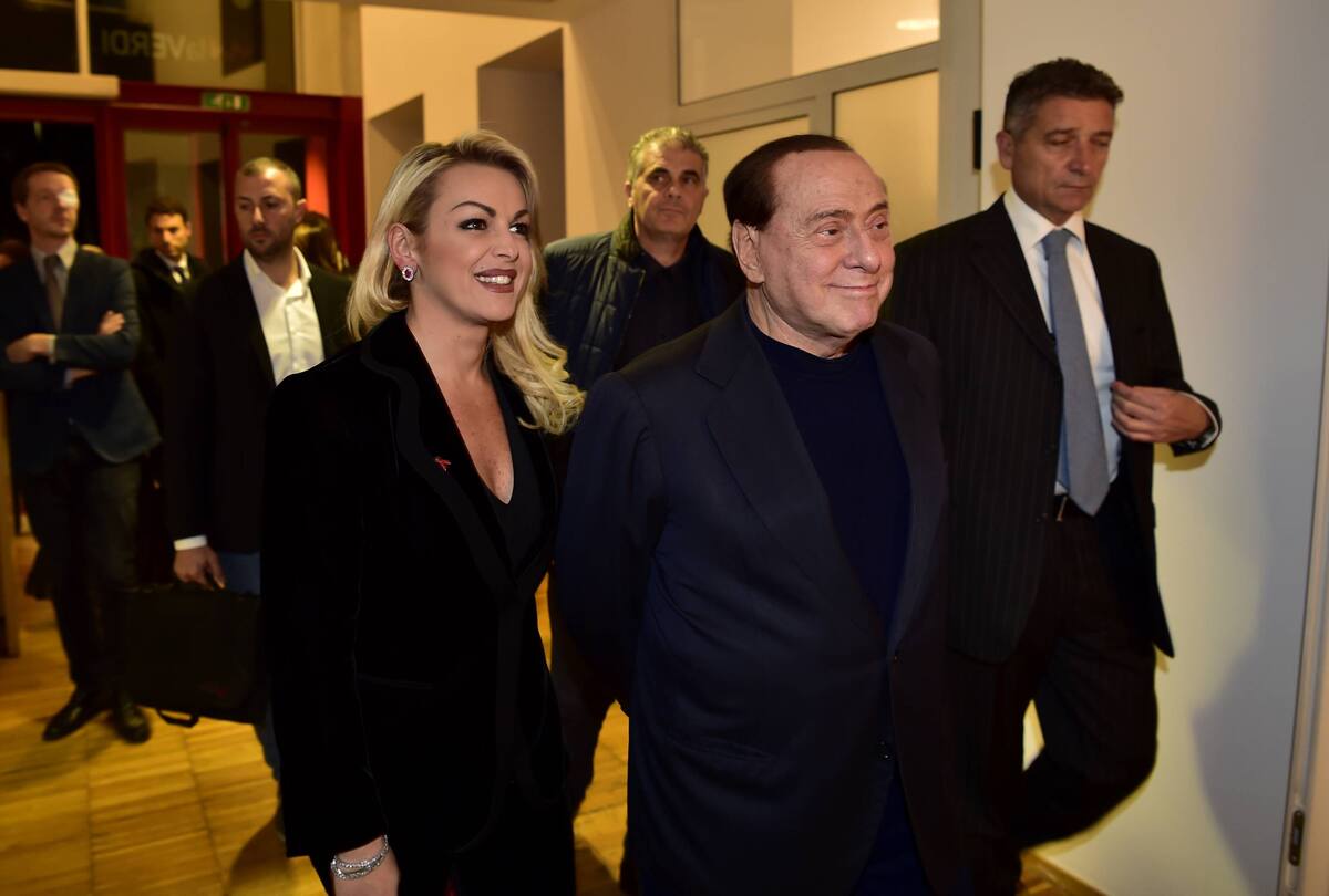 Pascale: “Io estromessa da Ronzulli. Marina o Pierlsivlio si candidono” Pascale: “Io estromessa da Ronzulli. Marina o Pierlsivlio si candidono”