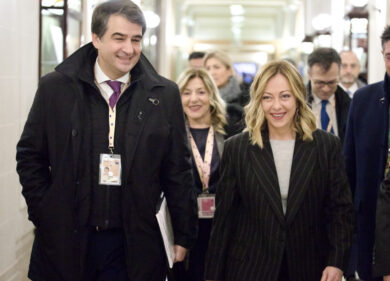 Fitto all’Ue slitta, poltrona di Santanché a rischio. Governo, sostituzioni chirurgiche e diluite nel tempo
