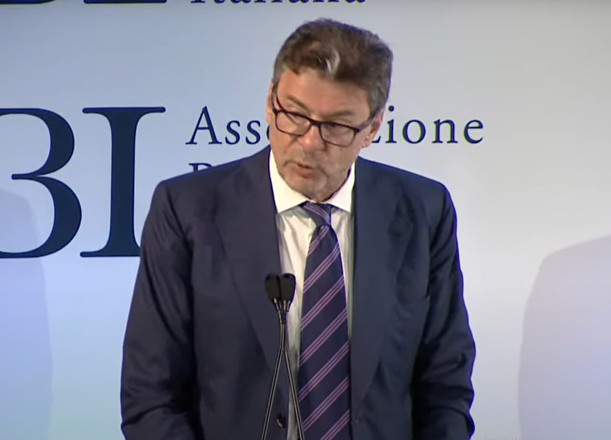 “Tassare le imprese”? Mossa di Giorgetti per placare gli appetiti della maggioranza sulla manovra “Tassare le imprese”? Mossa di Giorgetti per placare gli appetiti della maggioranza sulla manovra