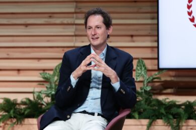 Elkann ha messo gli occhi su ChatGpt: l’intervista ad Altman la “scintilla”