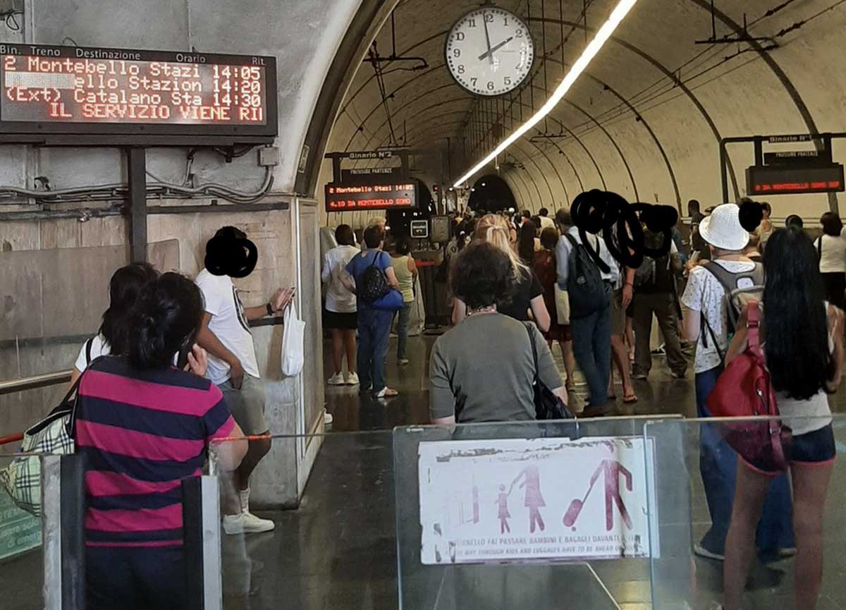 “Pellegrini del Giubileo, evitate Roma, traffico e trasporti: non funzionerà nulla”. L’appello multilingue dei pendolari