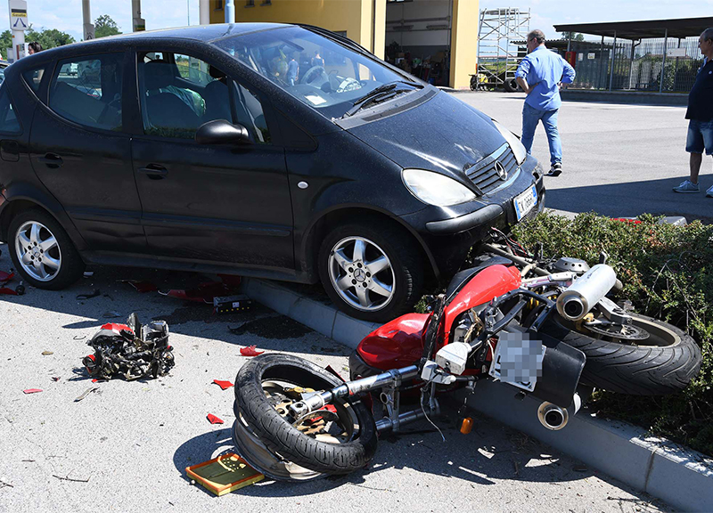 Italiani alla guida: comportamenti rischiosi e scarsa conoscenza delle regole