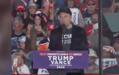 Elon Musk sul palco con Trump a Butler. Nel video la maglietta con la scritta “Occupy Mars”