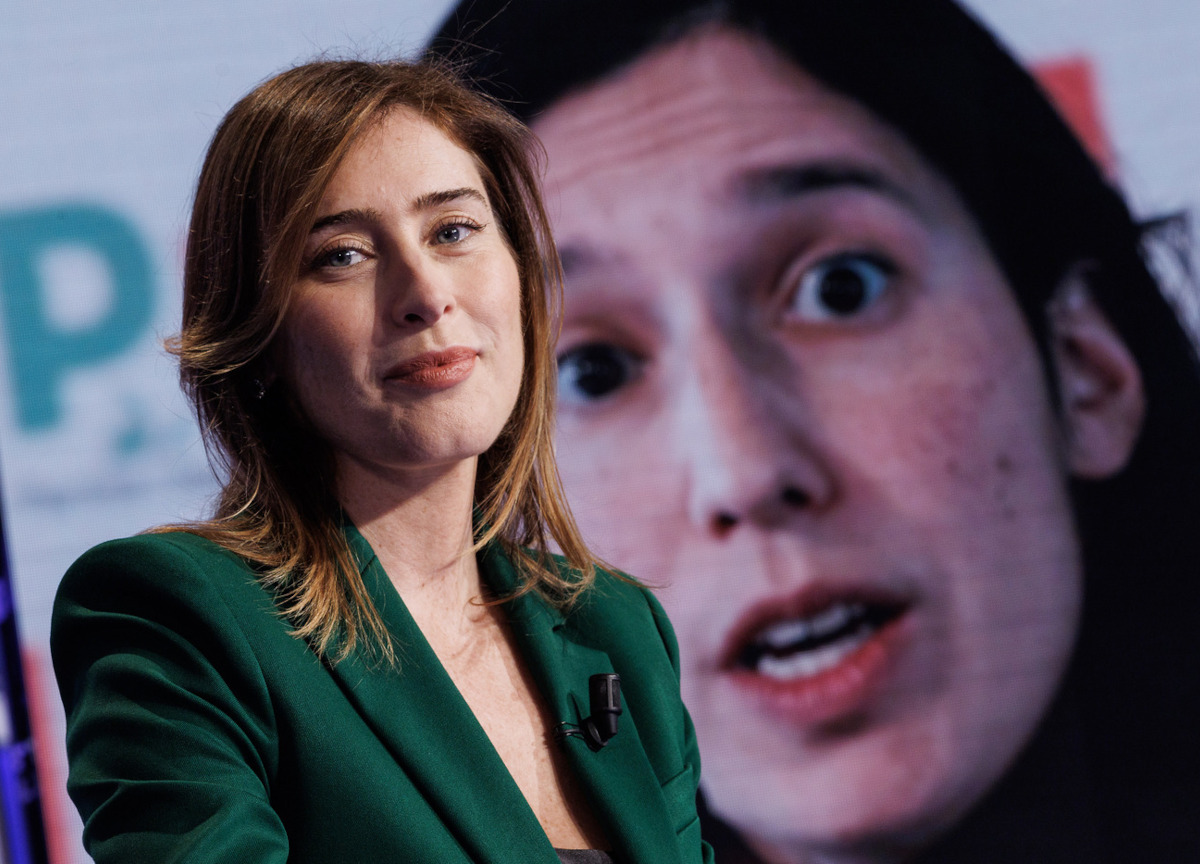 Pd-Iv, pronti a tutto per stare nel campo largo: abbraccio Schlein-Boschi e “patrimoniale non è un tabù” Pd-Iv, pronti a tutto per stare nel campo largo: abbraccio Schlein-Boschi e “patrimoniale non è un tabù”