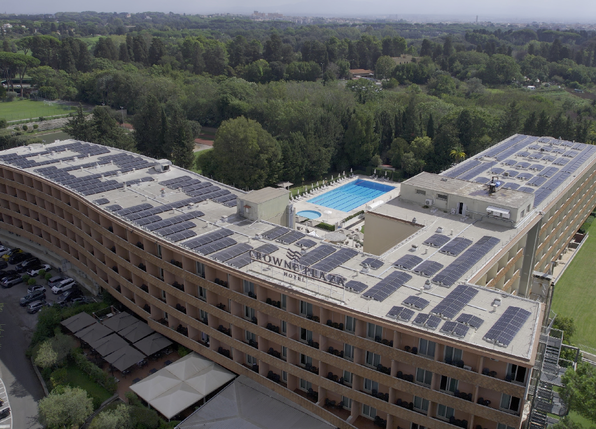 Fotovoltaico, Axpo porta il Crowne Plaza Roma verso l’autosufficienza energetica Fotovoltaico, Axpo porta il Crowne Plaza Roma verso l’autosufficienza energetica