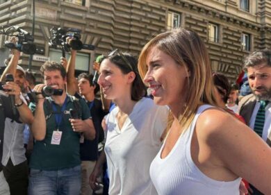 Pd-Iv, pronti a tutto per stare nel campo largo: abbraccio Schlein-Boschi e “patrimoniale non è un tabù”