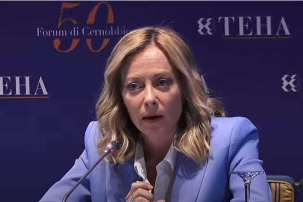 Meloni va a caccia della talpa: “Se devi guardarti le spalle dai tuoi, meglio alzare bandiera bianca”. Le chat diffuse Meloni va a caccia della talpa: “Se devi guardarti le spalle dai tuoi, meglio alzare bandiera bianca”. Le chat diffuse