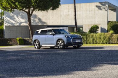 MINI al Mondial de l’Automobile 2024: una nuova era elettrica tra prestazioni e innovazione