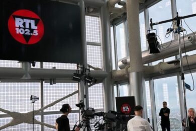 Grande successo a Palazzo Lombardia per i 100 anni della Radio: tutto esaurito e super ospiti. Fontana: “Una bella festa’”