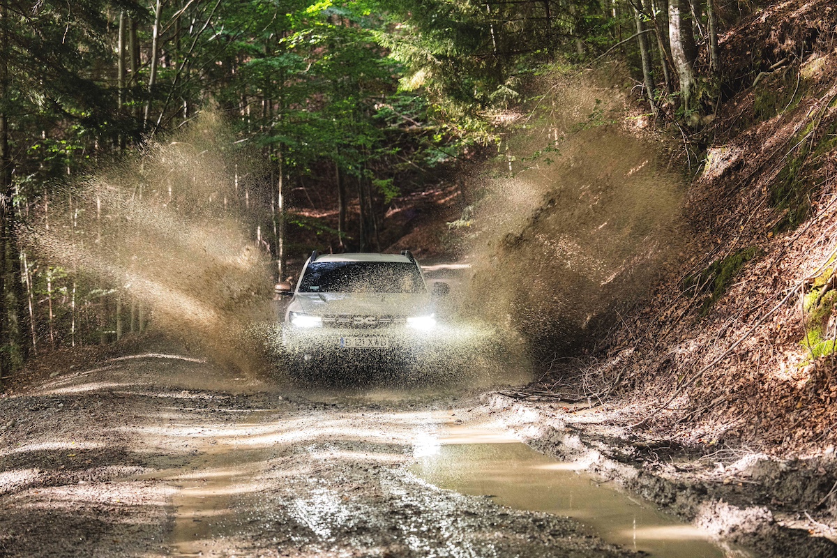 Nuovo Dacia Duster 4×4: il SUV democratico che guarda al futuro, ora con trazione integrale e tecnologia mild hybrid Nuovo Dacia Duster 4×4: il SUV democratico che guarda al futuro, ora con trazione integrale e tecnologia mild hybrid