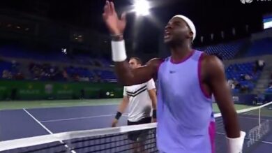 Atp Shanghai, Tiafoe furioso con l’arbitro: raffica di “vaffanculo”