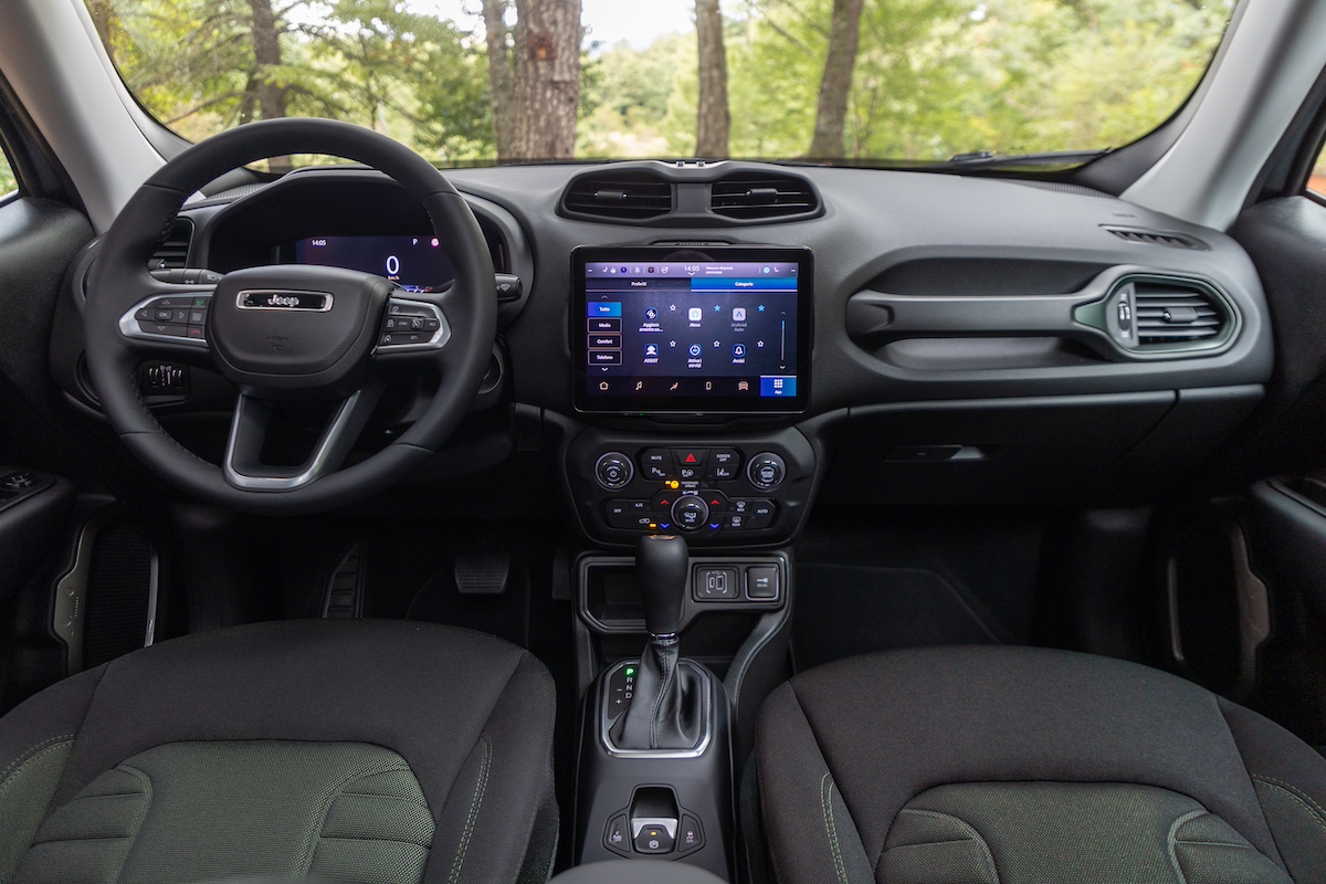 Jeep Renegade e Compass North Star: l’edizione speciale celebra il milione di unità vendute in Europa Jeep Renegade e Compass North Star: l’edizione speciale celebra il milione di unità vendute in Europa