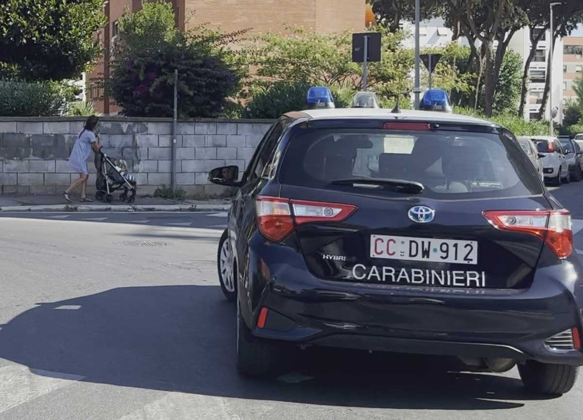 Strangola e uccide la moglie davanti ai figli, fermato un 30enne nel Casertano Strangola e uccide la moglie davanti ai figli, fermato un 30enne nel Casertano