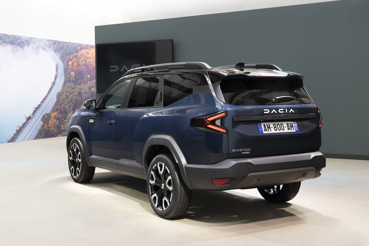Dacia Bigster 2024: il nuovo C-SUV robusto ed eco-smart con motorizzazioni elettrificate