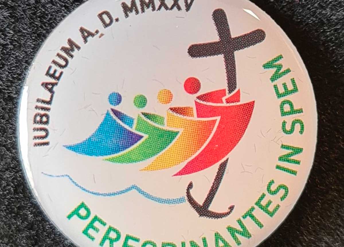 Giubileo, l’invasione dei souvenir tarocchi: pendagli, rosari e bracciali col logo ufficiale ma Made in China Giubileo, l’invasione dei souvenir tarocchi: pendagli, rosari e bracciali col logo ufficiale ma Made in China