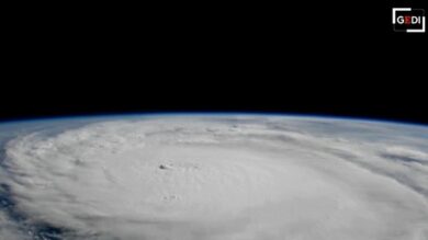 Florida colpita dalla tempesta, l’uragano Milton potrebbe essere il peggiore del secolo. Le immagini dallo spazio