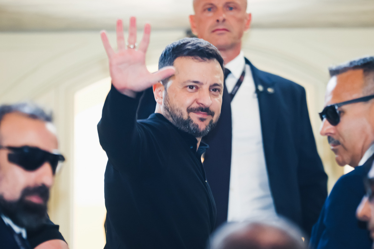 Guerra, Zelensky dopo Londra vola a Parigi. In serata tappa a Roma dalla premier Meloni Guerra, Zelensky dopo Londra vola a Parigi. In serata tappa a Roma dalla premier Meloni
