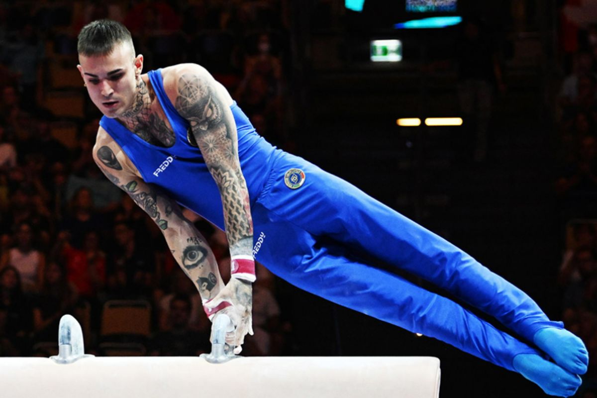 Chi è Nicola Bartolini: la ginnastica, lo show su MTV, l’attacco a Milano sui social. FOTO