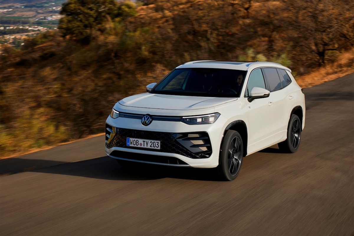 Volkswagen Tayron: il nuovo SUV tra Touareg e Tiguan, versatile ed efficiente Volkswagen Tayron: il nuovo SUV tra Touareg e Tiguan, versatile ed efficiente