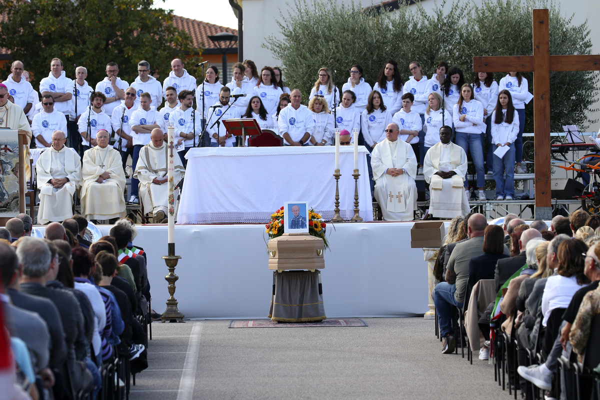 Funerali Sammy Basso, la lettera scritta prima di morire: “Ricordatemi di me facendo festa” Funerali Sammy Basso, la lettera scritta prima di morire: “Ricordatemi di me facendo festa”
