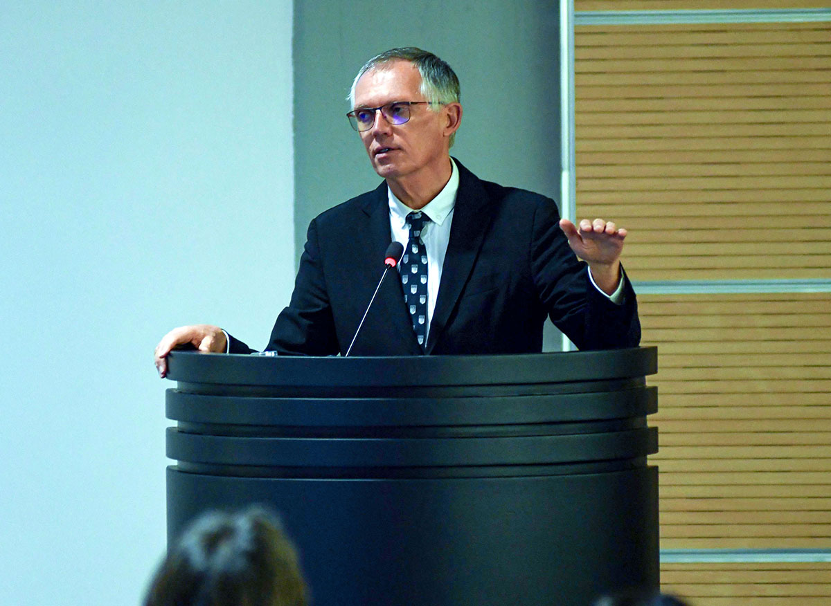 Stellantis, tempo scaduto per Tavares. Rivoluzione nel management, il Ceo lascerà nel 2026. L’annuncio ufficiale