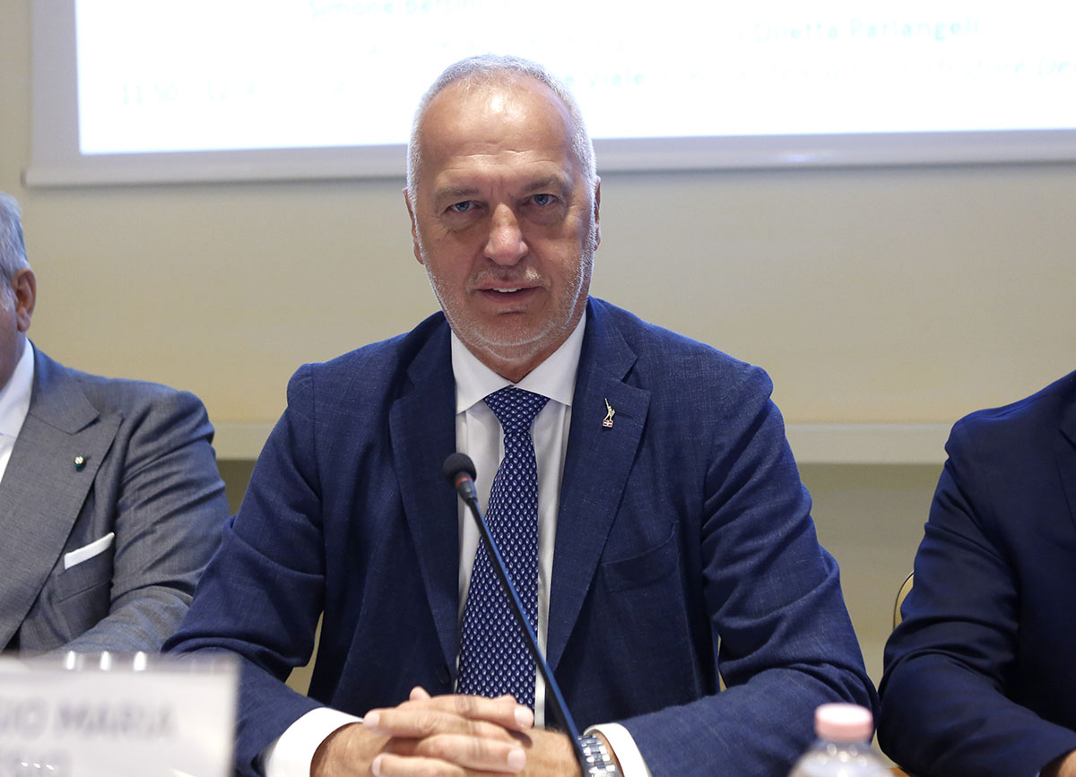 Stellantis, Bergesio (Lega): “Tavares rimandato, piano industriale da rivedere. Costi di manodopera troppo alti” Stellantis, Bergesio (Lega): “Tavares rimandato, piano industriale da rivedere. Costi di manodopera troppo alti”