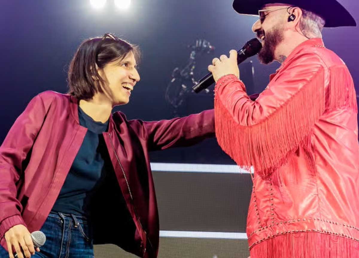 Elly Schlein versione cantante conquista più follower e like che come politica e capo del Pd. Tutti i numeri Elly Schlein versione cantante conquista più follower e like che come politica e capo del Pd. Tutti i numeri