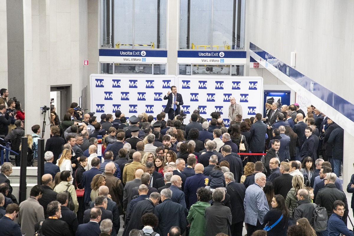 Milano: apre la metro M4, feste ed eventi alle fermate per l’inaugurazione dell’intera linea blu. FOTO Milano: apre la metro M4, feste ed eventi alle fermate per l’inaugurazione dell’intera linea blu. FOTO