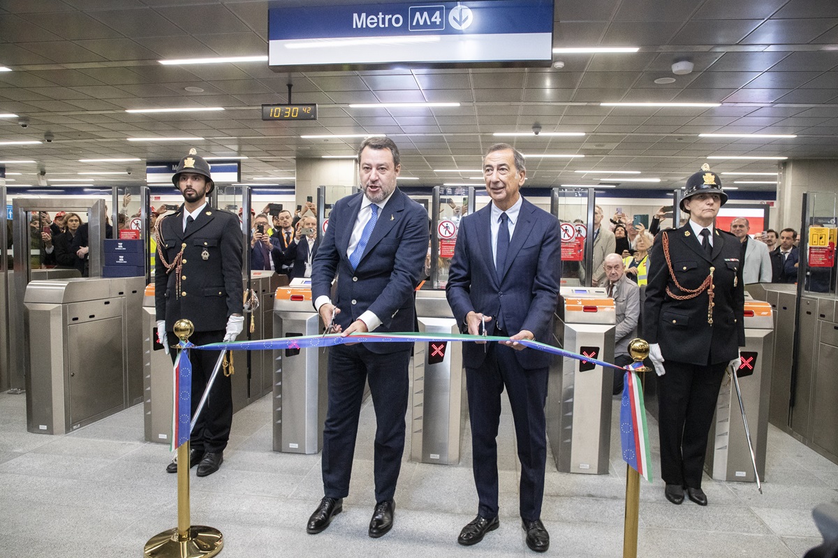 Milano: apre la metro M4, feste ed eventi alle fermate per l’inaugurazione dell’intera linea blu. FOTO Milano: apre la metro M4, feste ed eventi alle fermate per l’inaugurazione dell’intera linea blu. FOTO