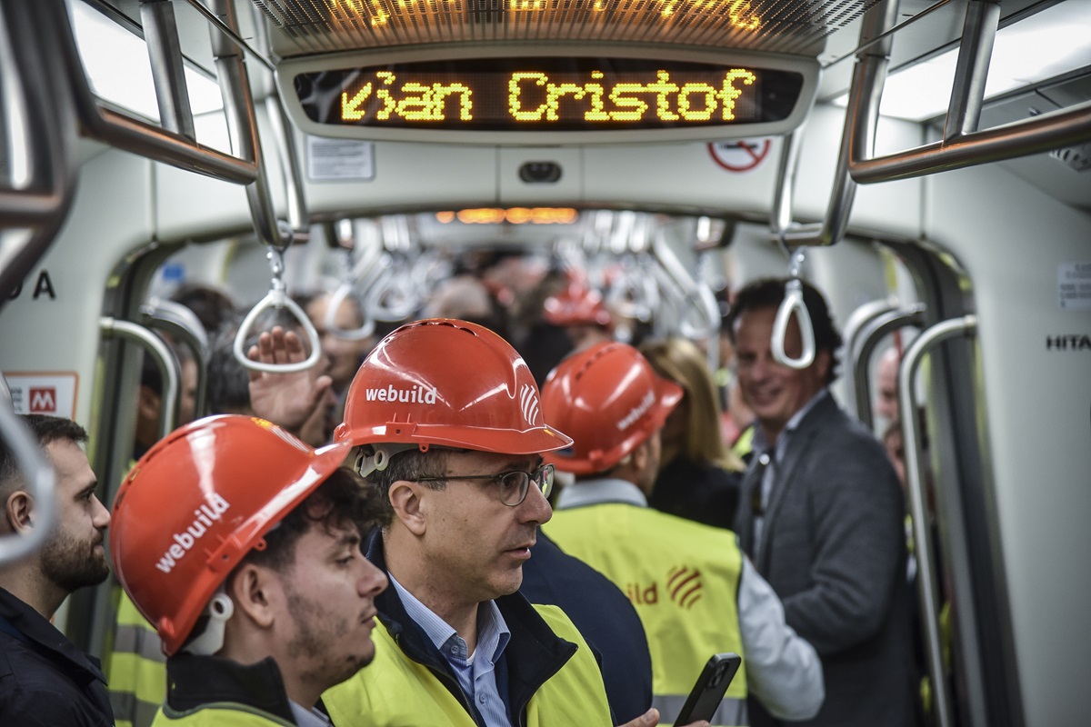 Milano: apre la metro M4, feste ed eventi alle fermate per l’inaugurazione dell’intera linea blu. FOTO Milano: apre la metro M4, feste ed eventi alle fermate per l’inaugurazione dell’intera linea blu. FOTO