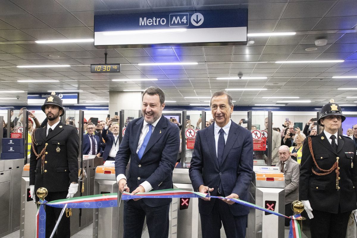Milano: apre la metro M4, feste ed eventi alle fermate per l’inaugurazione dell’intera linea blu. FOTO Milano: apre la metro M4, feste ed eventi alle fermate per l’inaugurazione dell’intera linea blu. FOTO