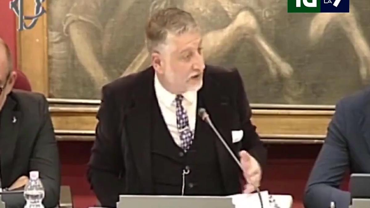 Giuli nella bufera: ha cacciato il capo di gabinetto Gilioli, ma rischia di dover rinunciare pure al suo successore Giuli nella bufera: ha cacciato il capo di gabinetto Gilioli, ma rischia di dover rinunciare pure al suo successore