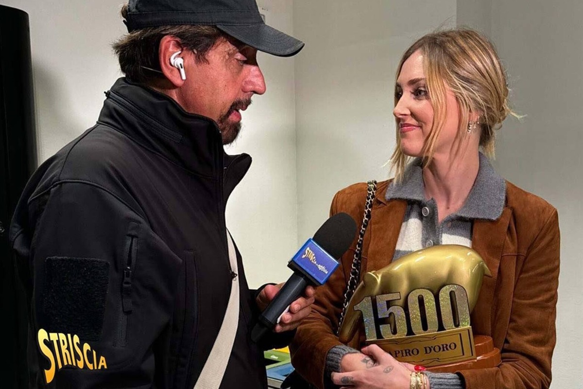 Striscia, a Chiara Ferragni il 1500esimo Tapiro d’Oro: “Relazione aperta? Non lo sapevo…” Striscia, a Chiara Ferragni il 1500esimo Tapiro d’Oro: “Relazione aperta? Non lo sapevo…”