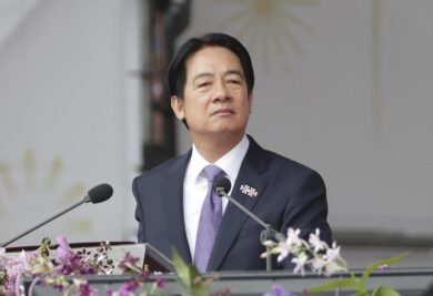 Taiwan, la Cina accerchia l’isola con aerei e navi. Tensione alle stelle: il presidente Lai riunisce il Consiglio di sicurezza