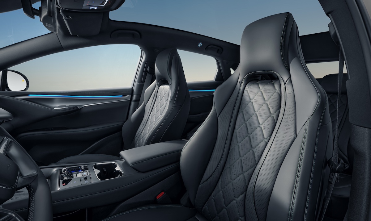 BYD SEALION 7 debutta al Salone dell’Auto di Parigi: il nuovo SUV sportivo ed elettrico che punta all’Europa BYD SEALION 7 debutta al Salone dell’Auto di Parigi: il nuovo SUV sportivo ed elettrico che punta all’Europa
