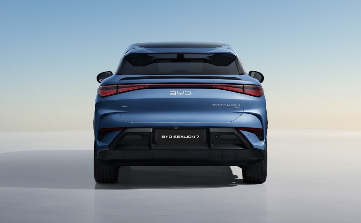 BYD SEALION 7 debutta al Salone dell’Auto di Parigi: il nuovo SUV sportivo ed elettrico che punta all’Europa BYD SEALION 7 debutta al Salone dell’Auto di Parigi: il nuovo SUV sportivo ed elettrico che punta all’Europa