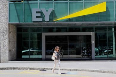 Consulenze pilotate, indagati a Milano sei dipendenti di Ernst&Young