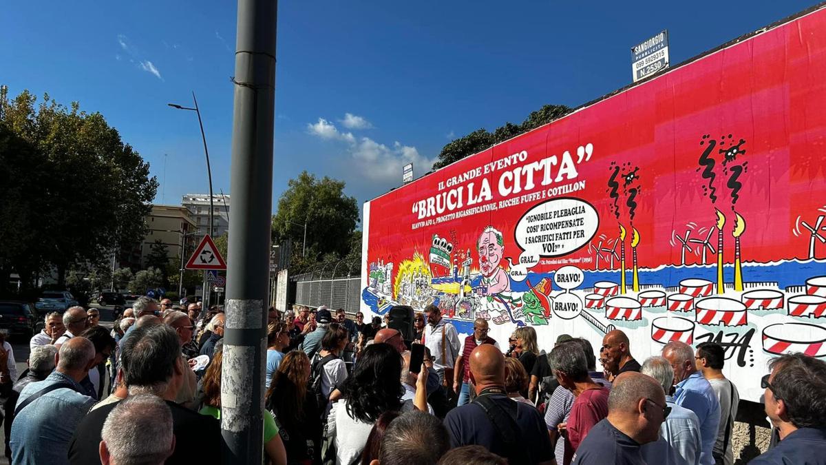 Ex-Ilva, il ministro Urso riaccende l’Altoforno1 tra le proteste dei tarantini