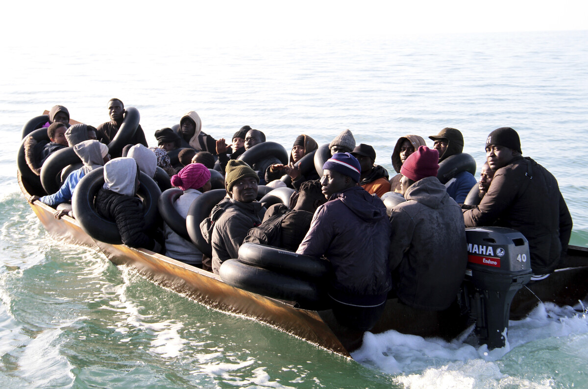 Scafisti con barconi dalla Libia all’Italia: dieci fermi a Milano Scafisti con barconi dalla Libia all’Italia: dieci fermi a Milano